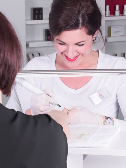 Nagelstudio & Nagelpflege in Wesseling / Bornheim » VIVA